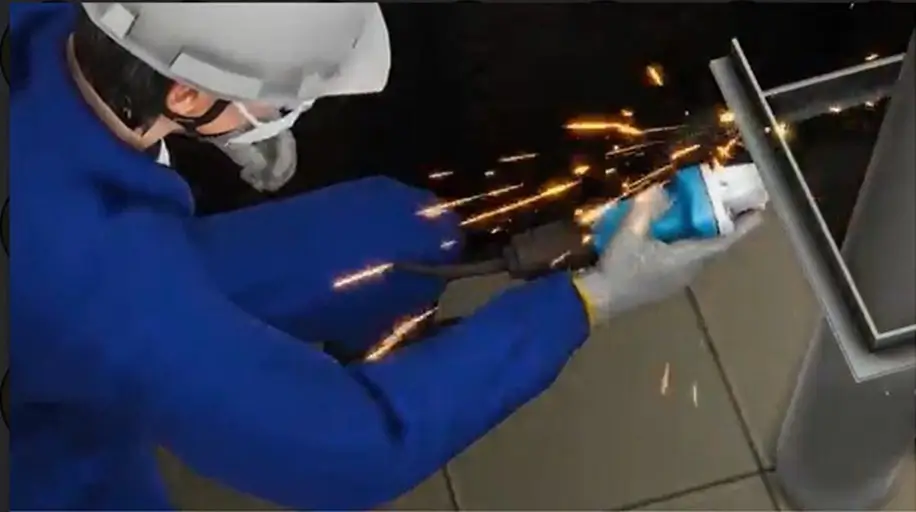 グラインダのキックバック事故